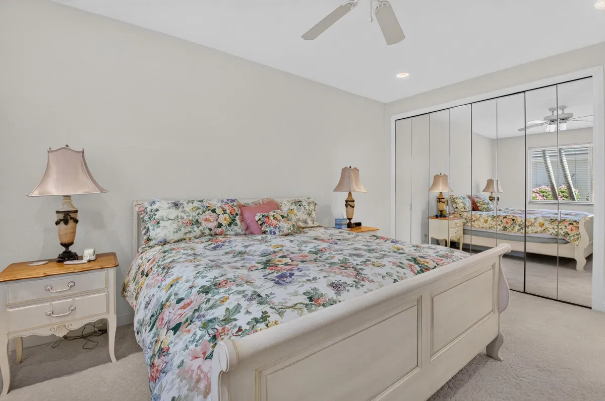 Woodfield Country Club Residence photo 43