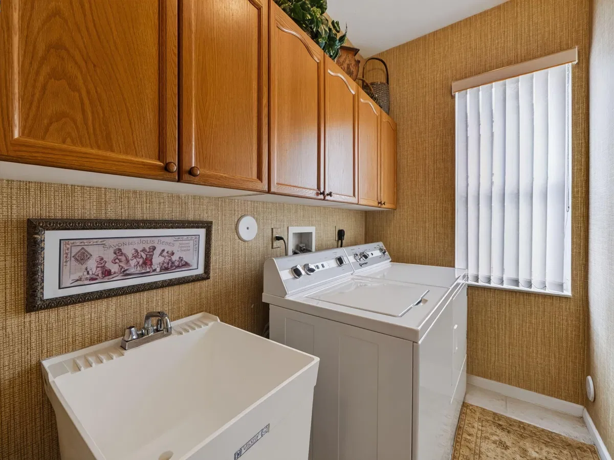 Residence photo 19