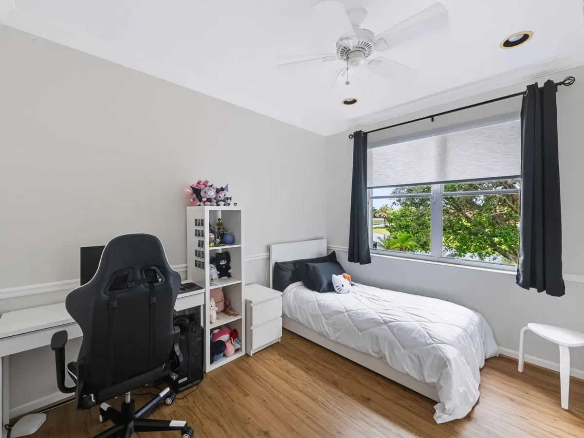 Residence photo 25