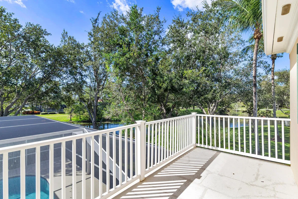  Residence photo 34