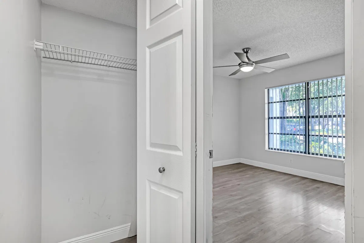 Unit 103 photo 13