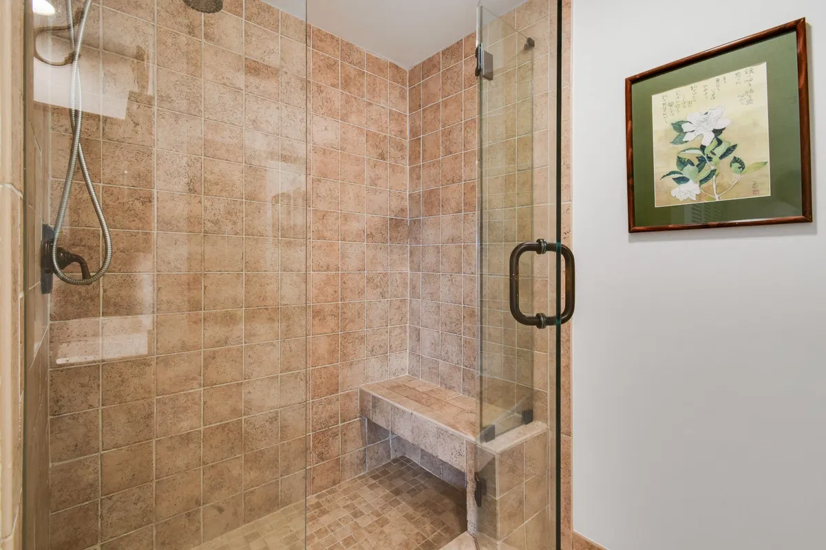 Unit 403 photo 25
