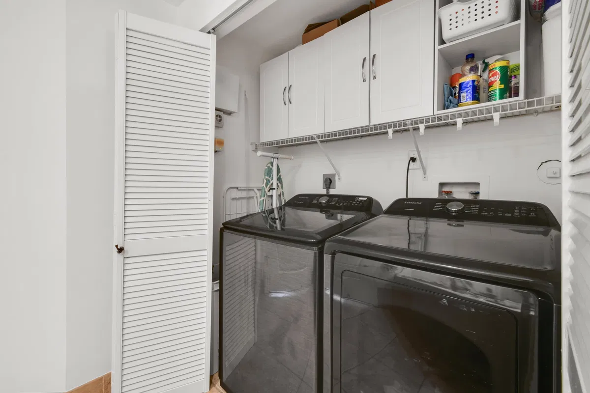 Unit 403 photo 31