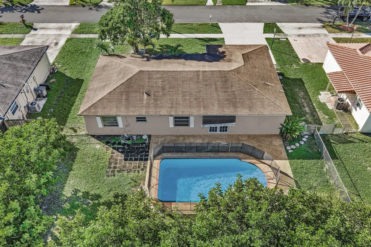 Residence photo 4