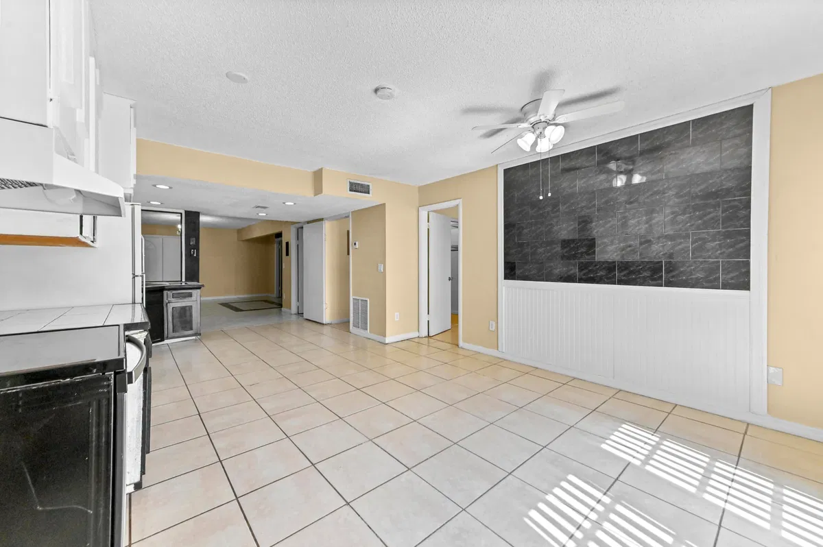  Residence photo 10
