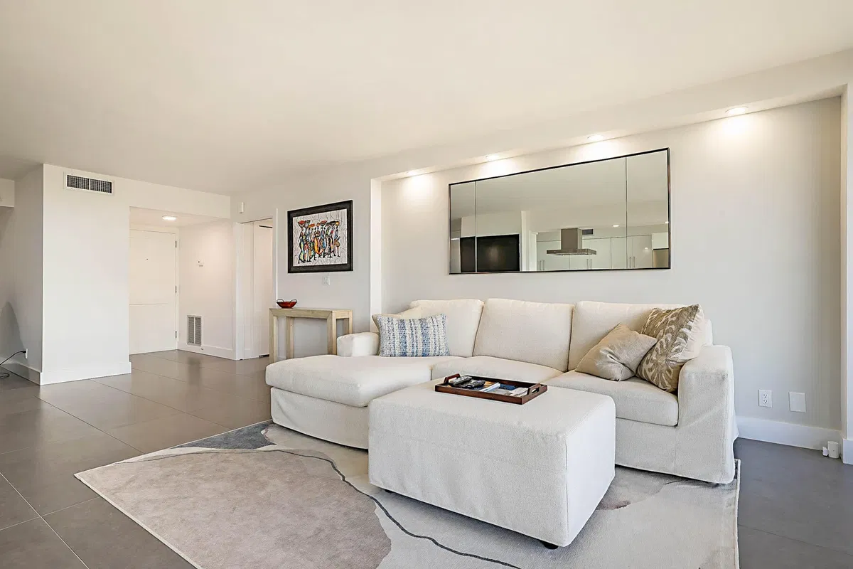 Singer Island Unit 1005 photo 4