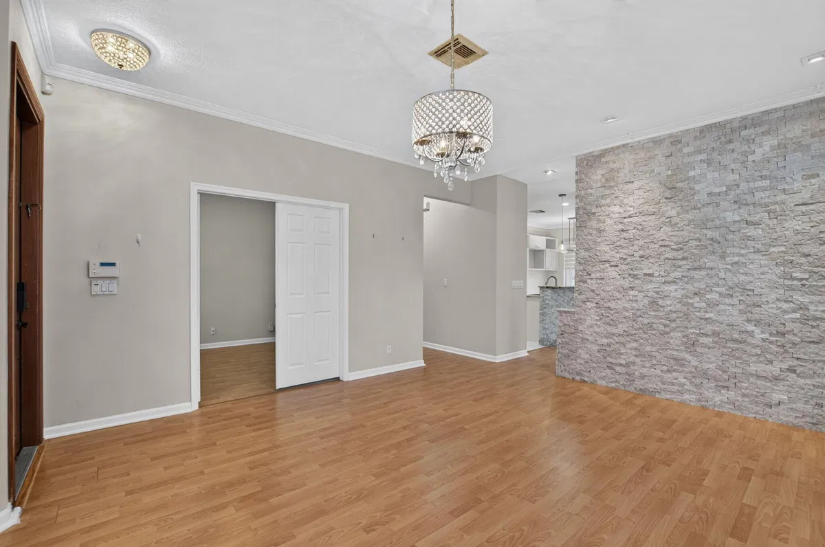  Residence photo 7