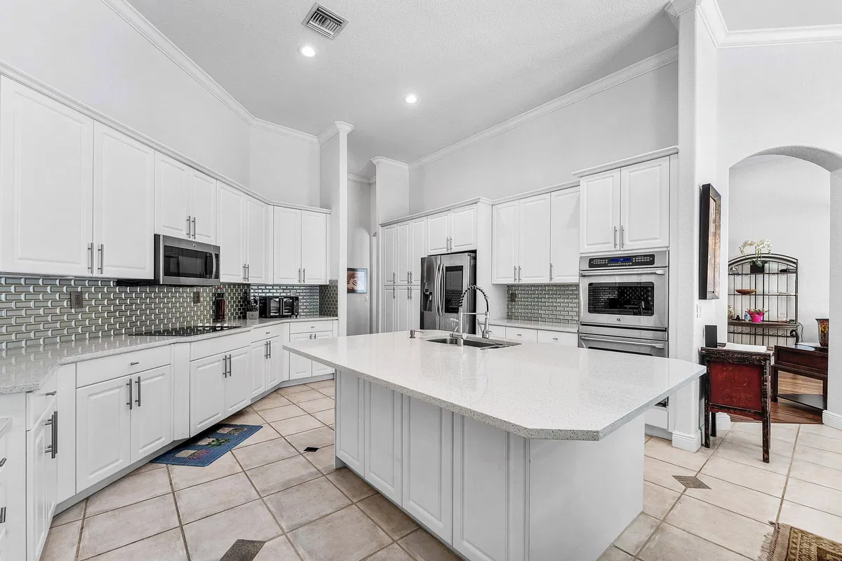 Residence photo 16