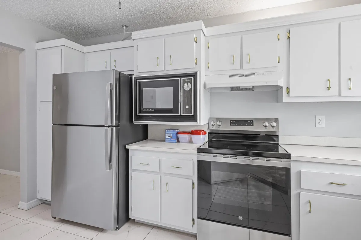 Unit 211 photo 7