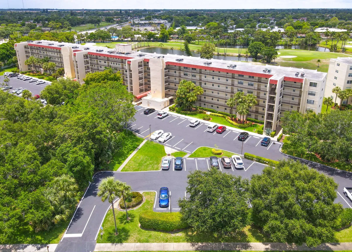 Unit 211 photo 31