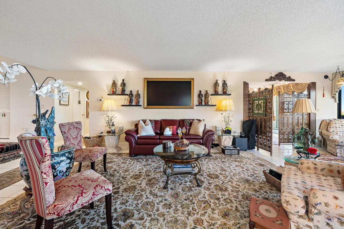 Unit 503 photo 19