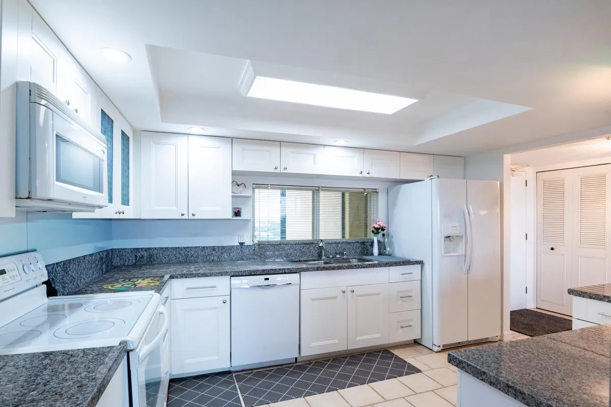Unit 1103 photo 16
