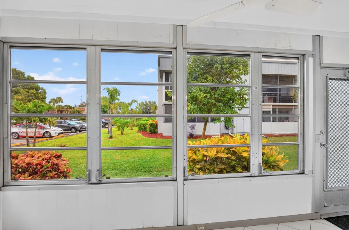  Residence photo 19
