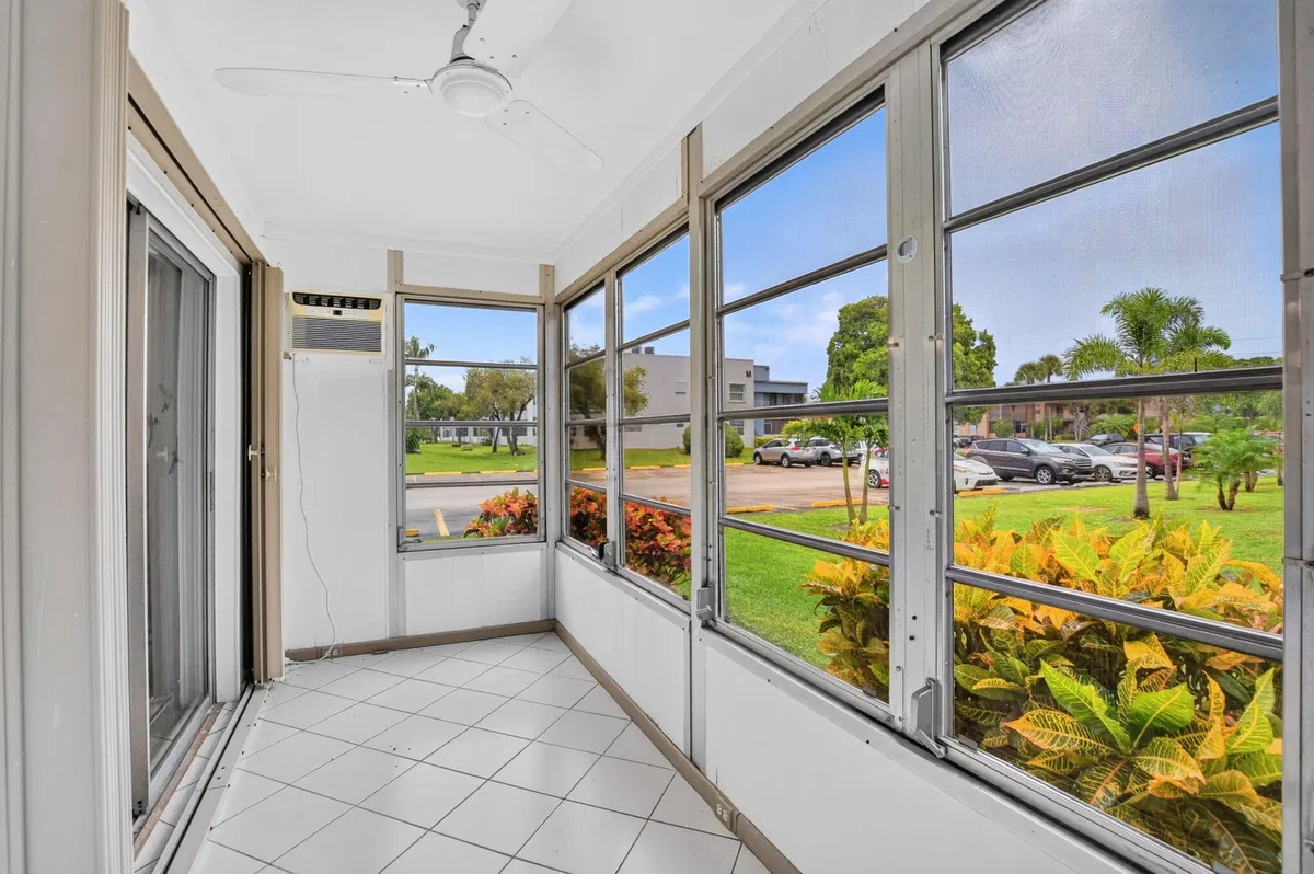  Residence photo 22