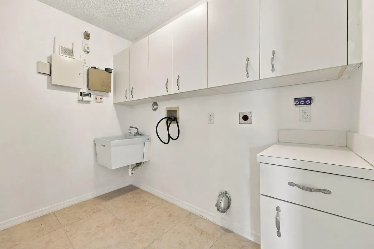 Boca Isles Residence photo 25
