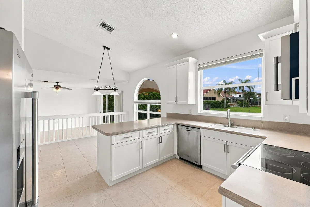 Boca Isles Residence photo 37
