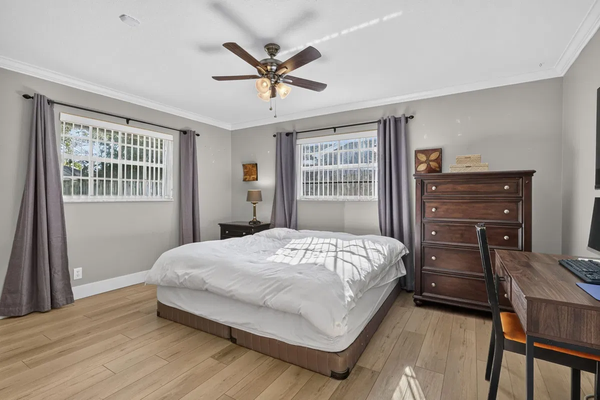 Residence photo 19