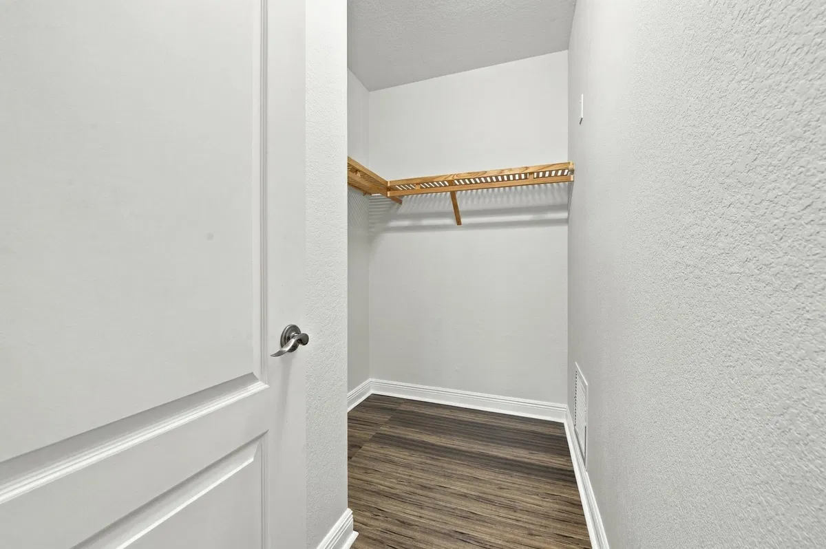 Unit 25 photo 31