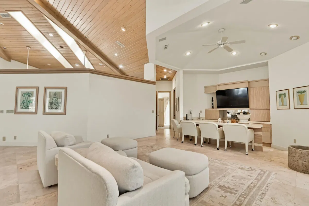 Frenchman's Creek Residence photo 13