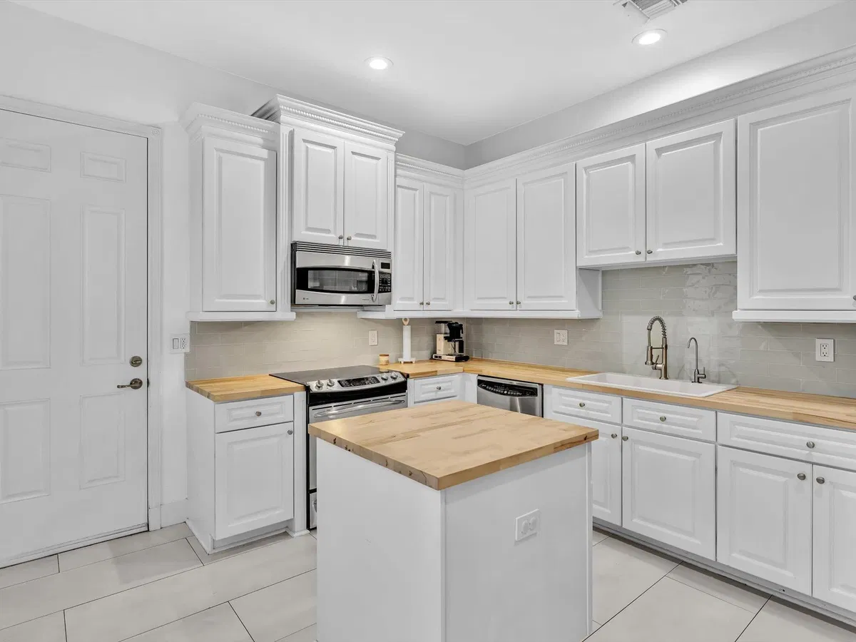  Residence photo 19