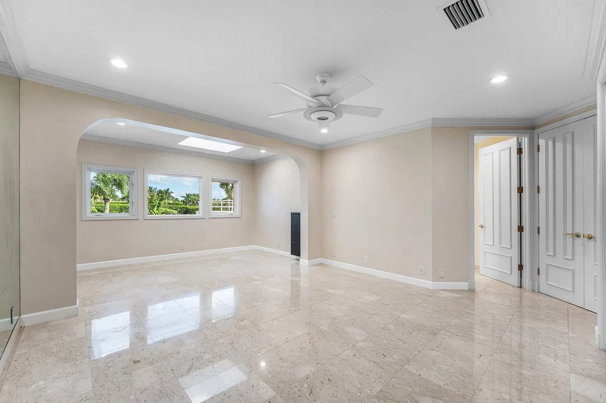 Residence photo 25