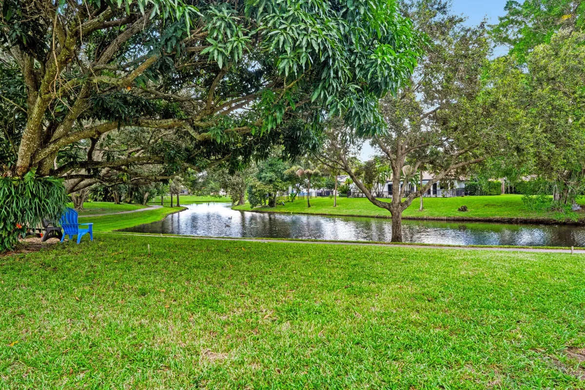 Residence photo 64