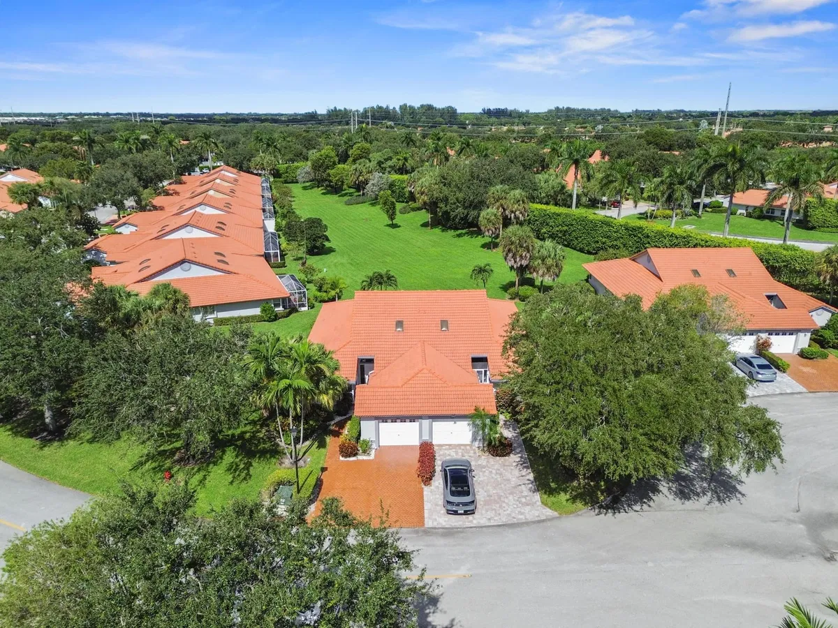  Residence photo 34