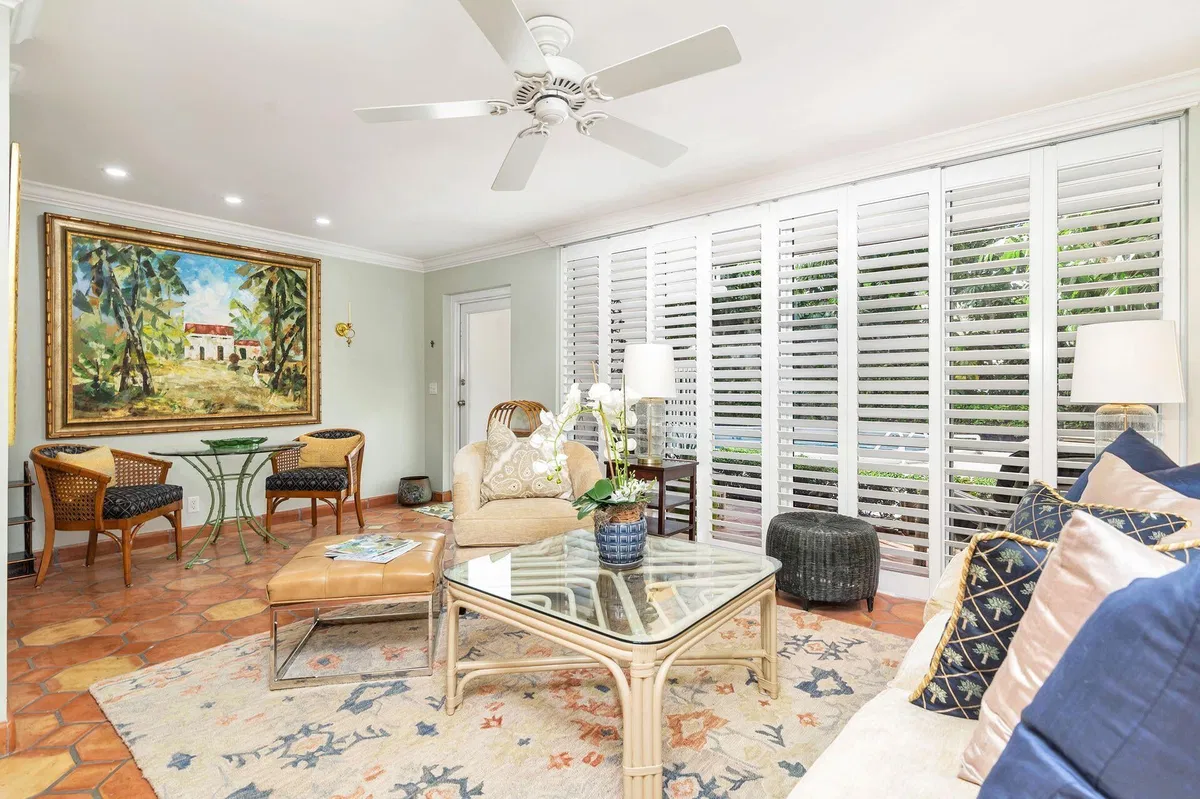In-Town Palm Beach Unit 1050 photo 4