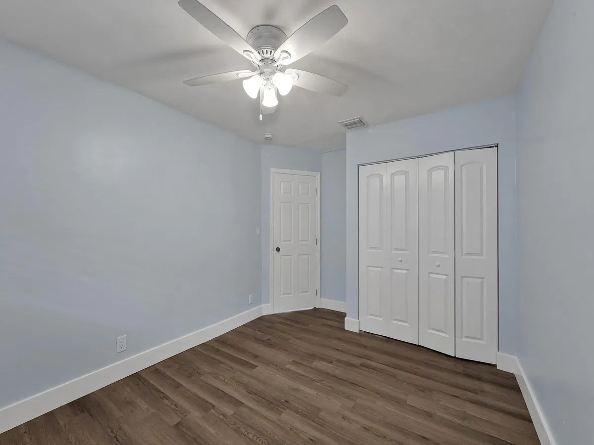 Unit 2 photo 10