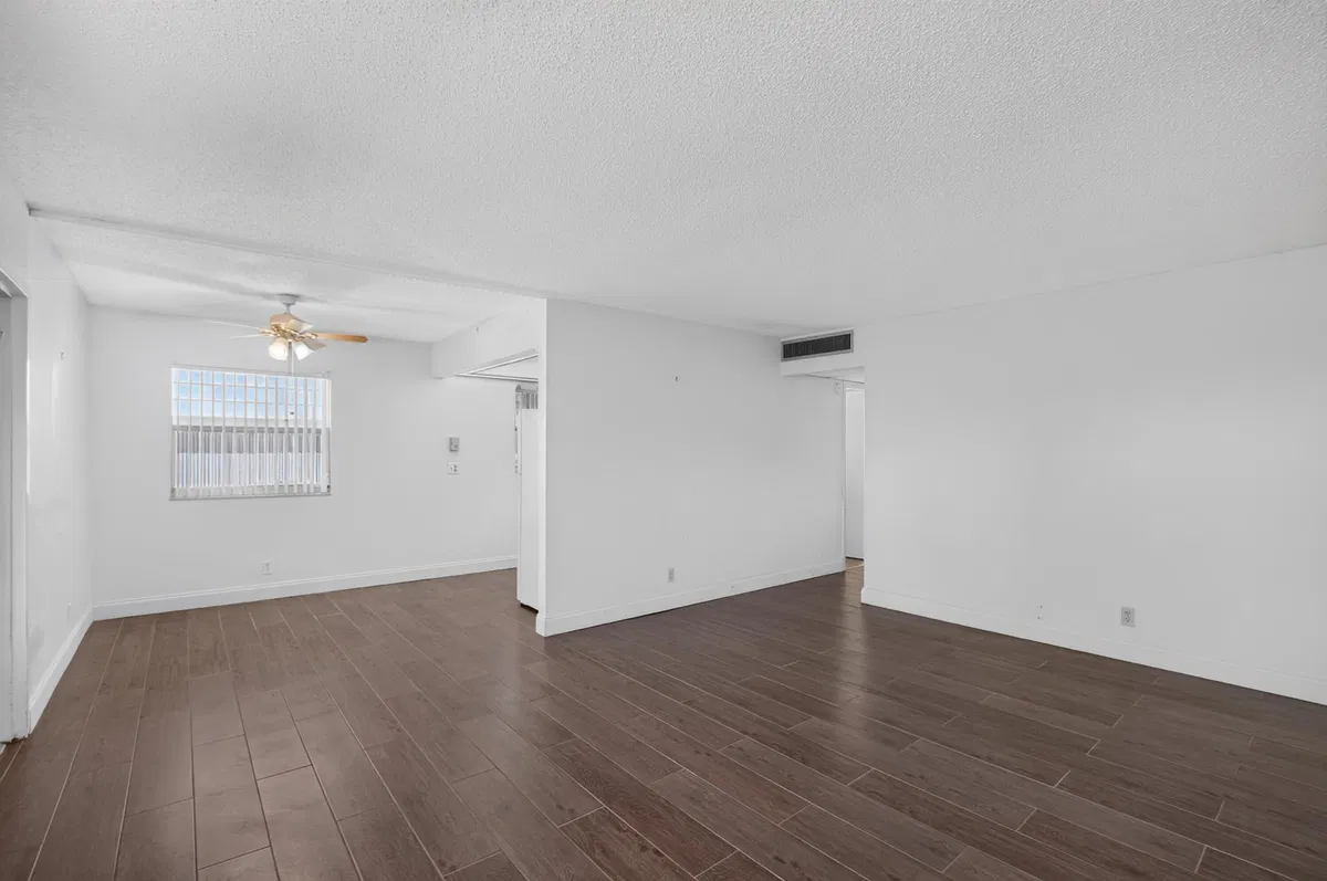 Residence photo 7