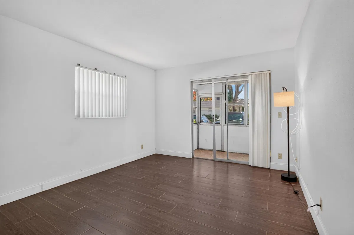  Residence photo 16