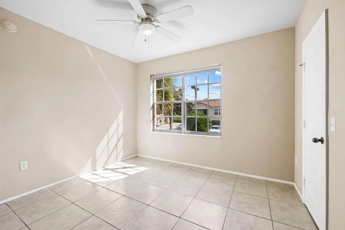 Residence photo 13