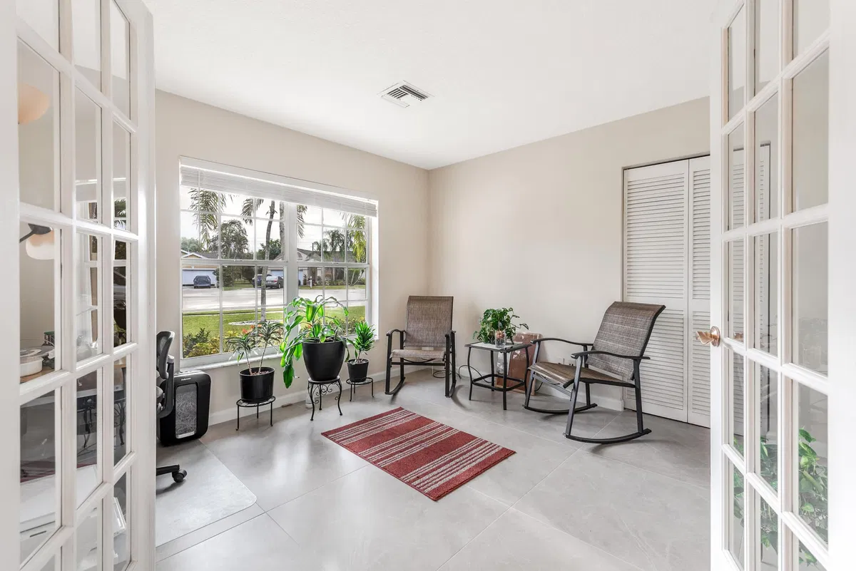  Residence photo 7
