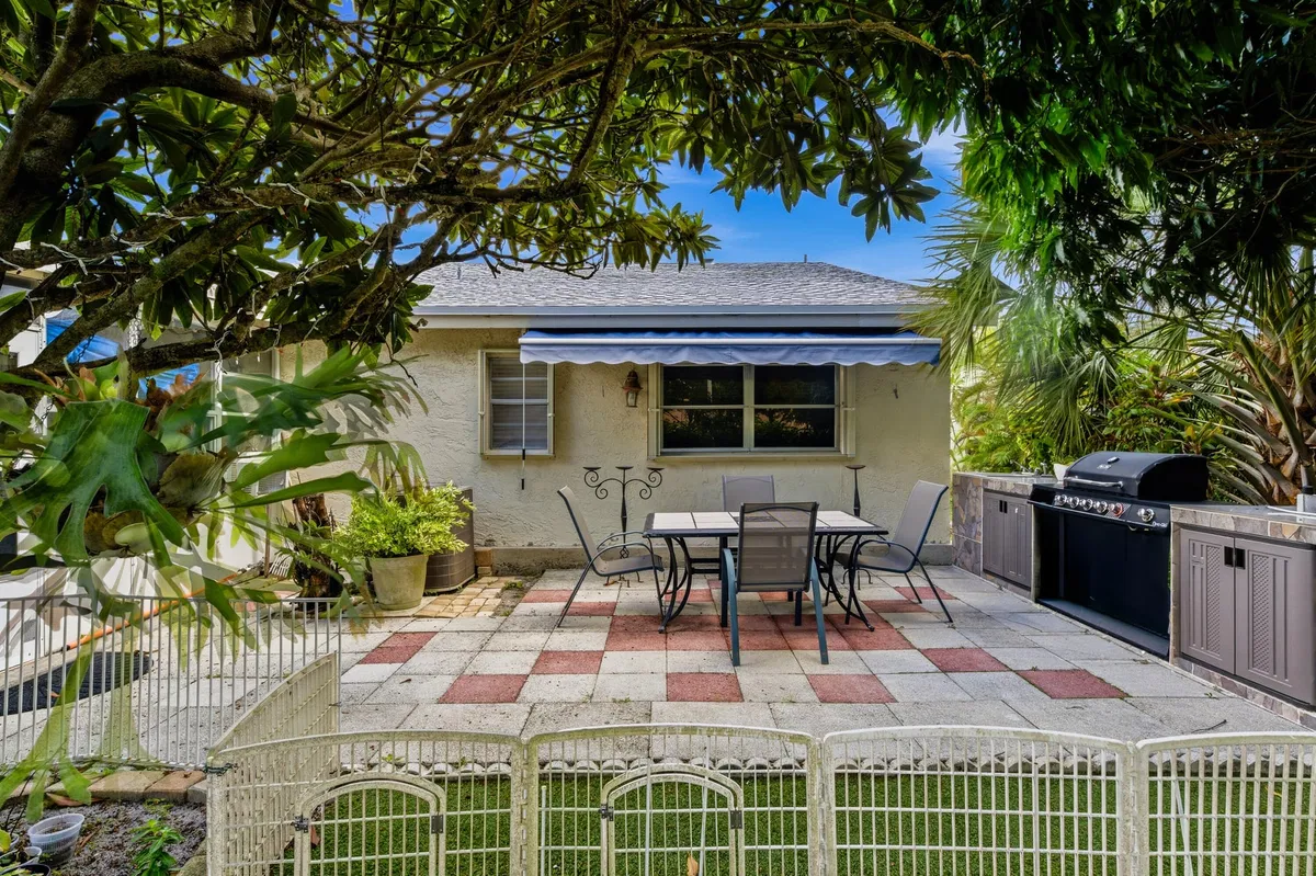 Residence photo 25