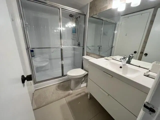 Unit C-2 photo 13