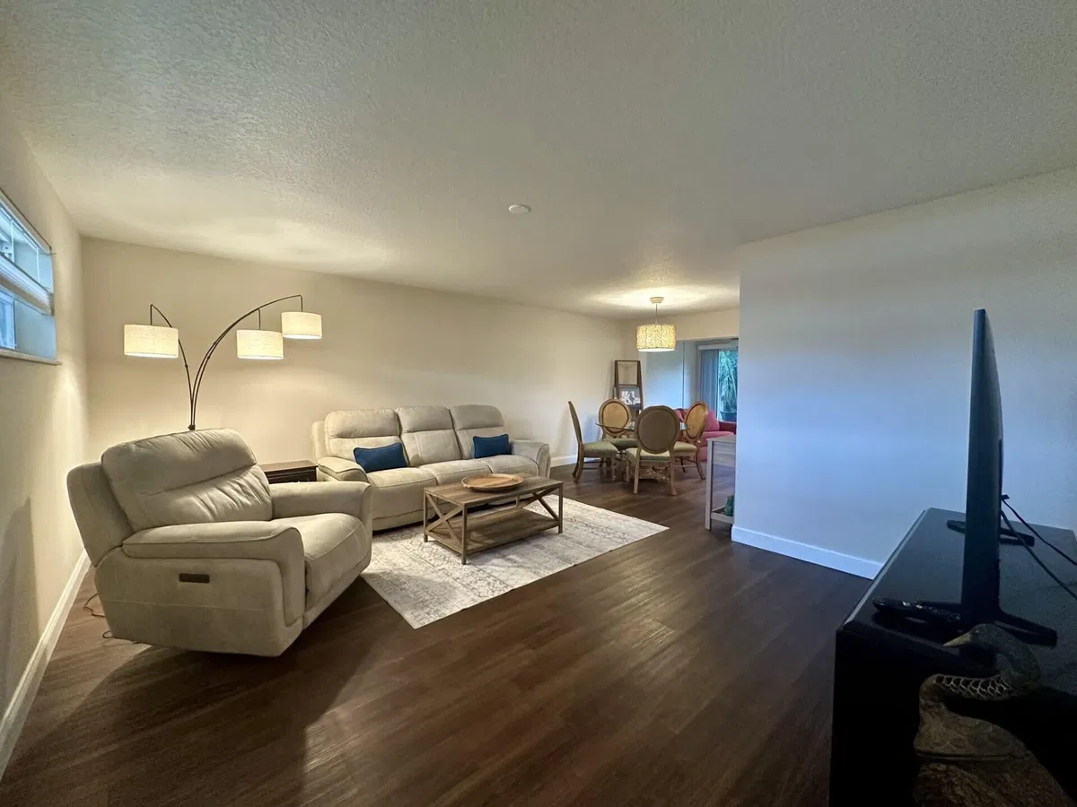 Unit 103 photo 7