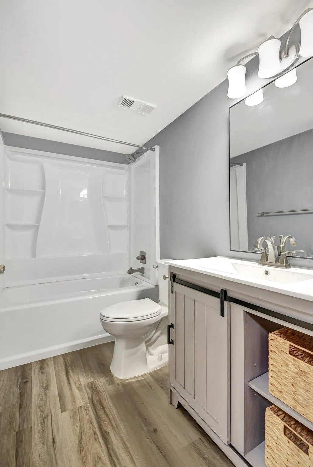 Unit 102 photo 22