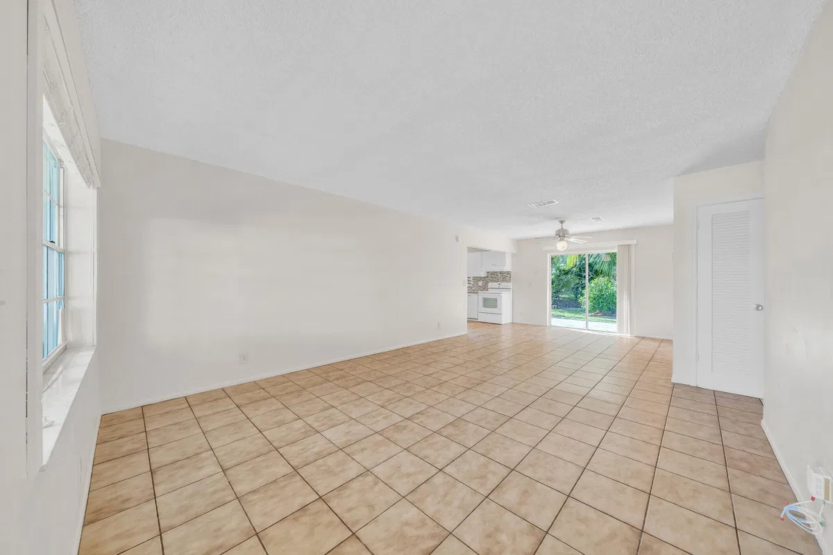 Residence photo 4