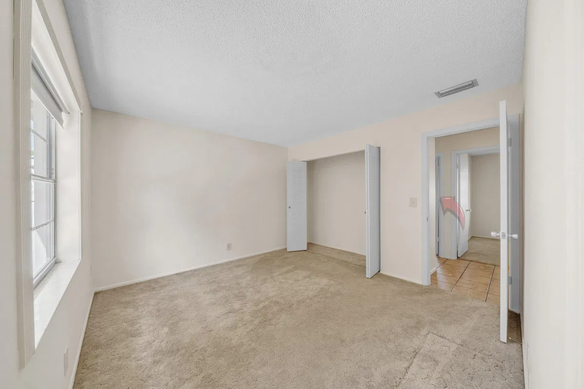 Residence photo 22