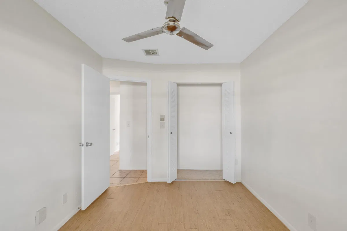 Residence photo 25