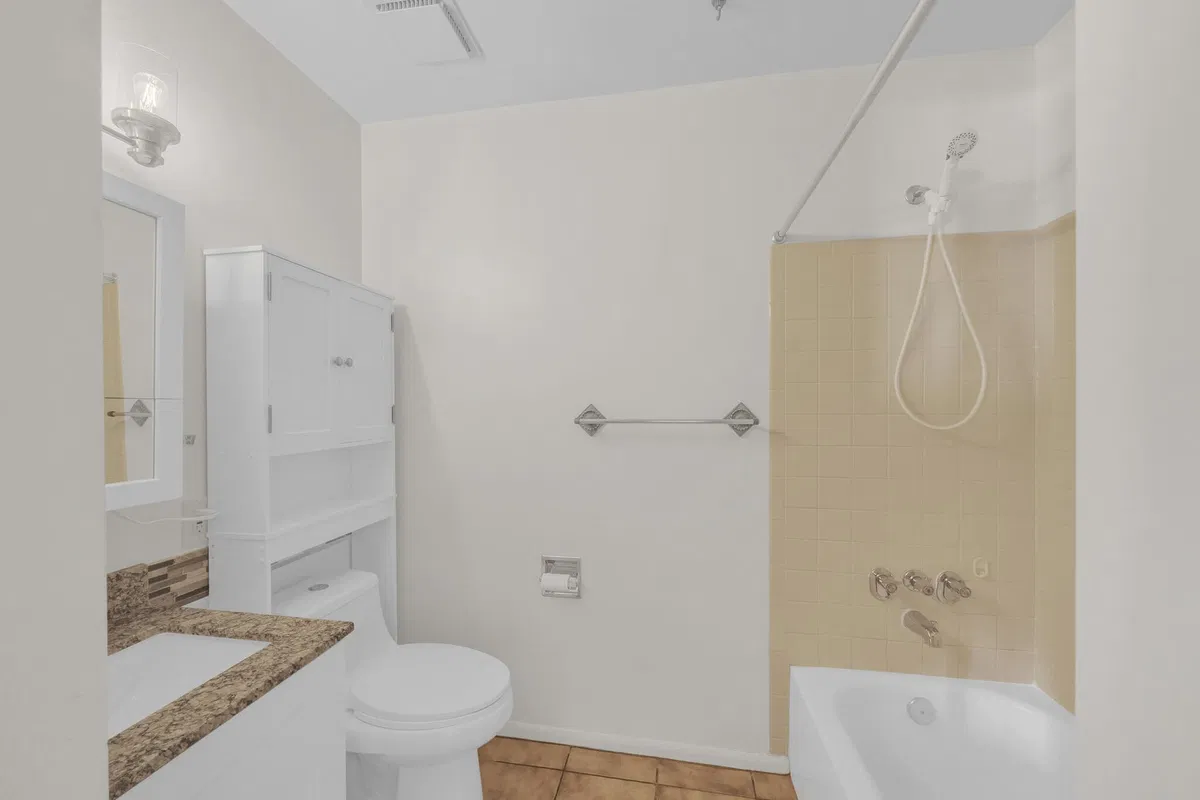 Residence photo 28