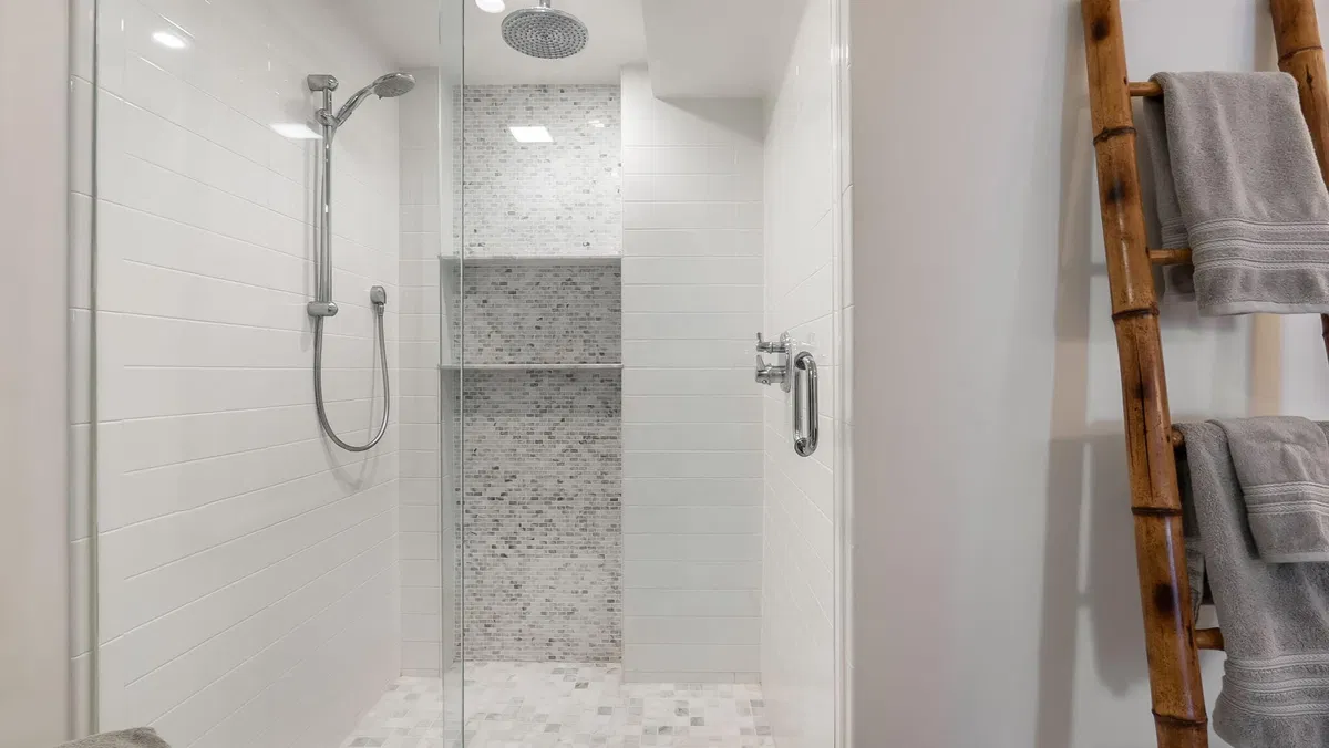 Unit 401 photo 34