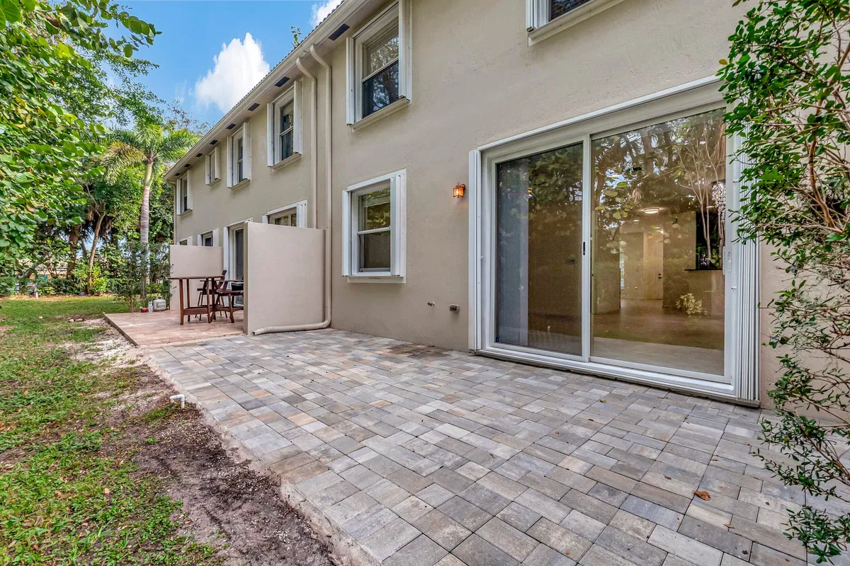 Residence photo 28