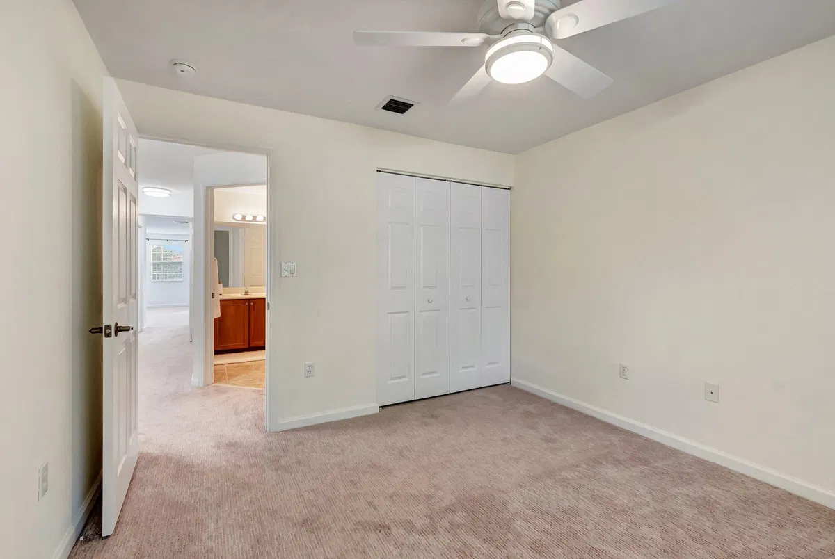 Residence photo 37