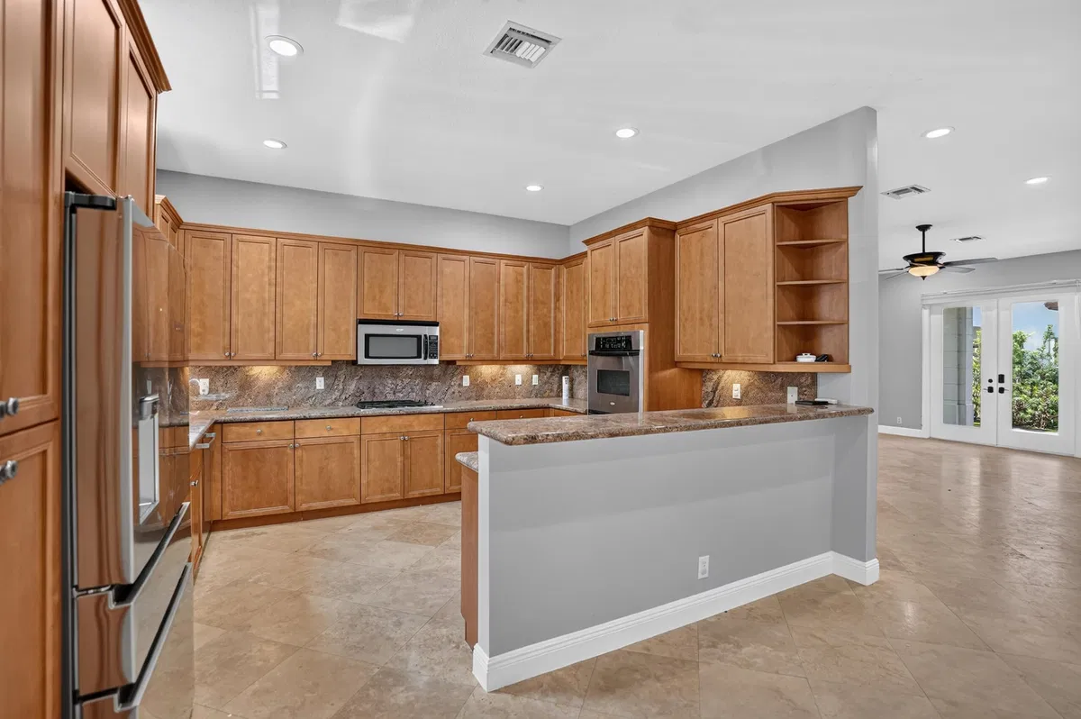 Residence photo 97