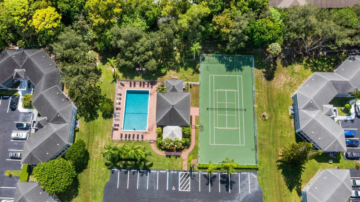  Unit M228 photo 7