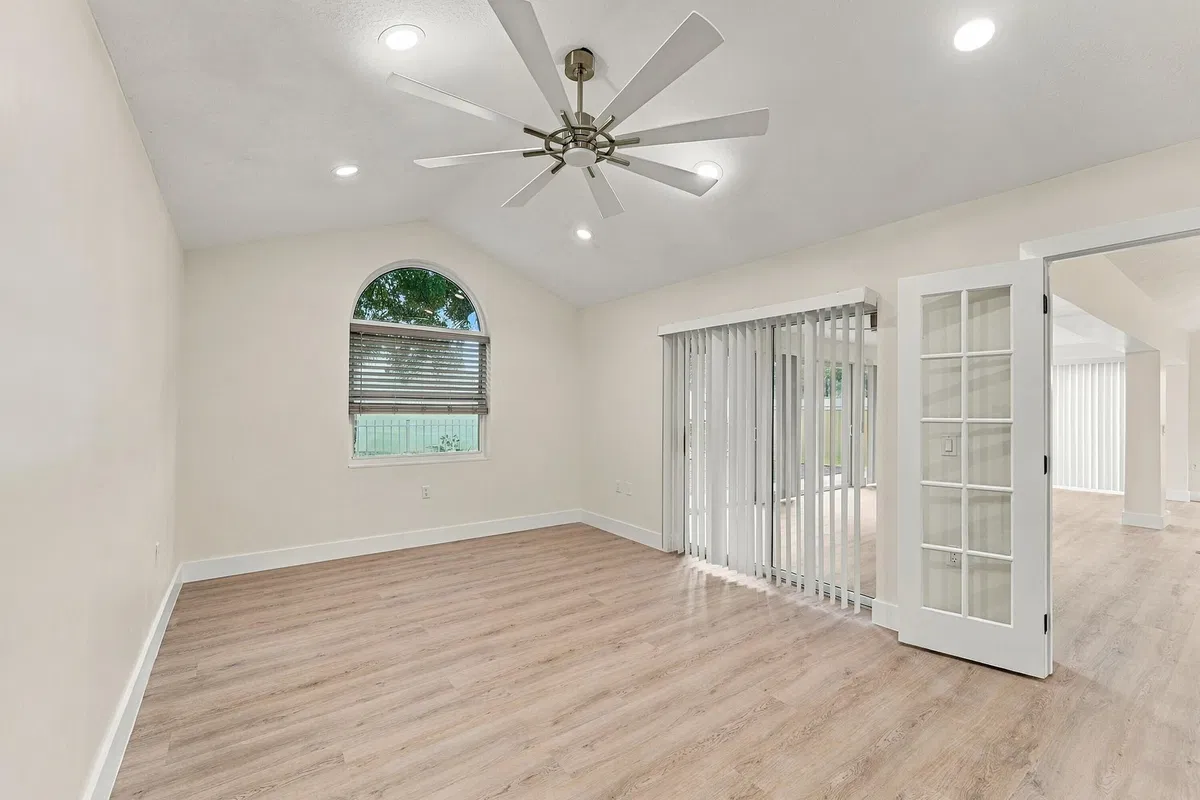 Residence photo 25