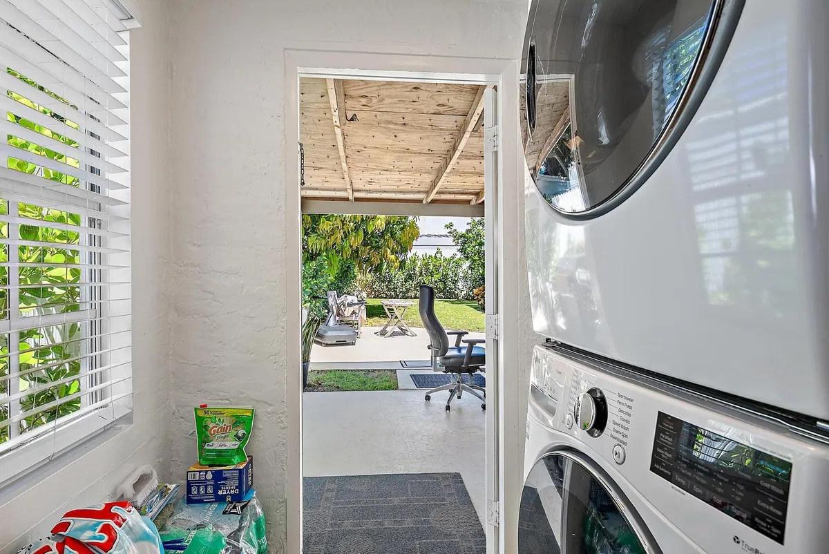 West Palm Beach Residence photo 10