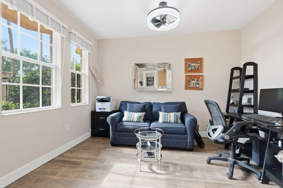 Residence photo 37