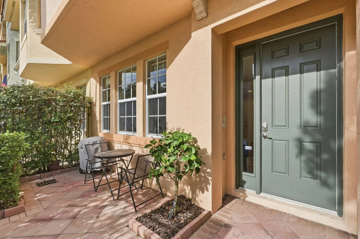 Residence photo 43